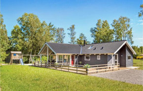 Amazing Home In Glesborg With Sauna, Fjellerup